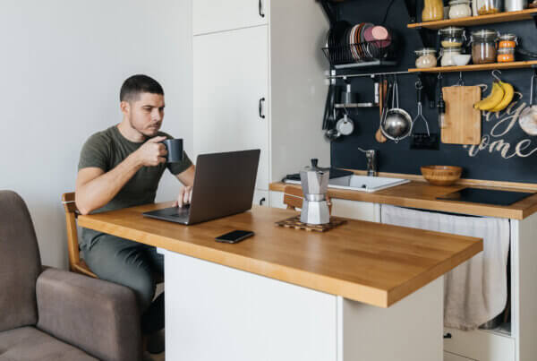 how to track employee performance